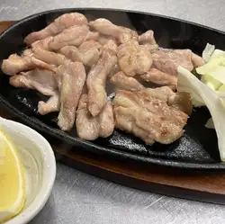 せせり、鶏ハラミ、ハート　〈レギュラー100ｇ　880円/ビッグ200ｇ　1680円〉