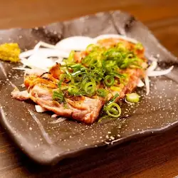 鶏刺のあぶり