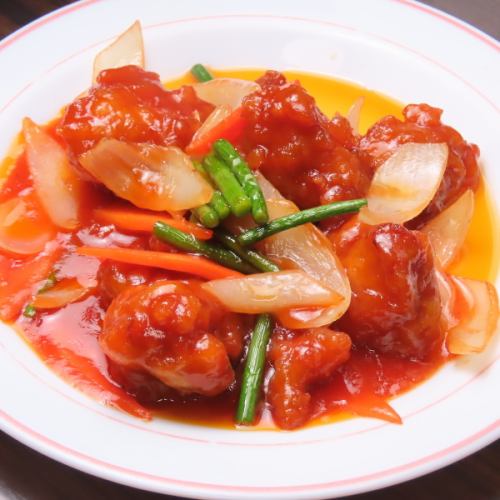 豚角煮/黒酢の酢豚/鶏肉とカシューナッツ唐辛子炒め