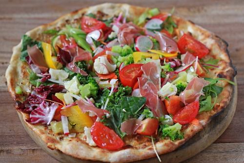 Farm-style vegetable pizza