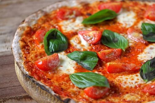 從4種比薩、5種意大利面和煎蛋捲中選擇！