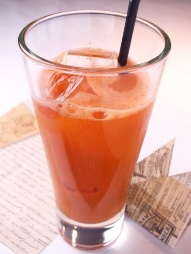 There are also plenty of soft drinks such as 100% fresh juice