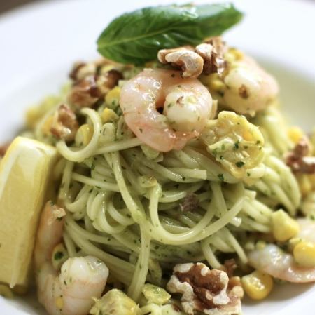 冷製エビとコーンのジェノベーゼの手延べパスタ