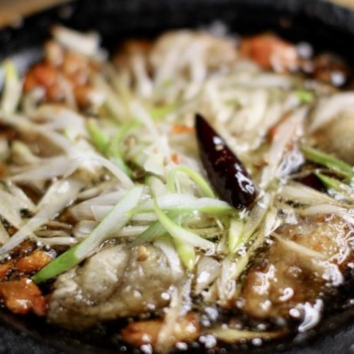 広島牡蠣と白葱のアヒージョ