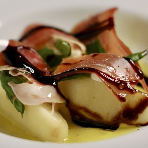 Prosciutto and La France Caprese