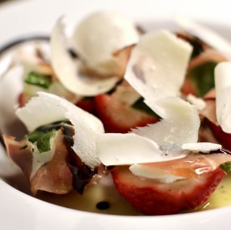 生ハム苺、ブフォラとパルメザン