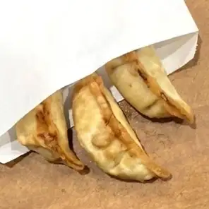 揚げ餃子３個
