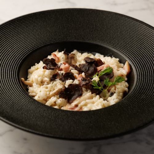 黒トリュフとキノコクリームリゾット 