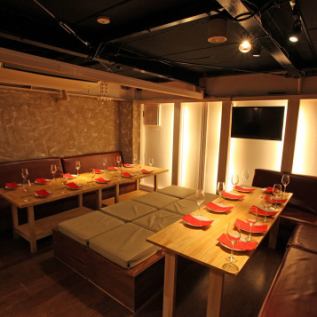 Up to 20 people, this seat is a room where you can relax and relax.It is recommended for reservations for large groups ◎ It has a monitor so you can play a DVD ♪ You can also gather and watch a soccer match ★ Please feel free to ask the staff when using !!