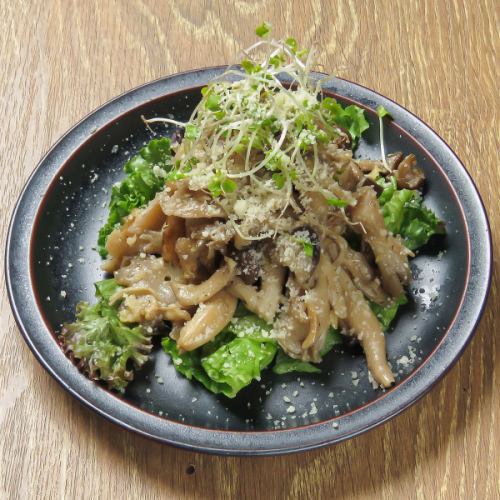 Quattro funghi and lotus root aglio e olio