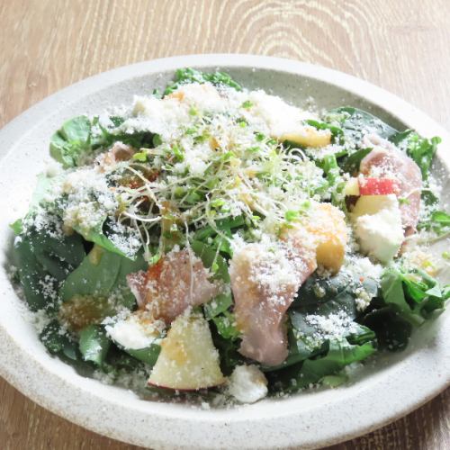 Ricotta cheese and spinach salad, Saitama Fuji apple salad