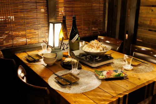 <p>4名様～12名様までお楽しみいただける半個室席。どんなシーンでも対応いしちゃいます♪</p>