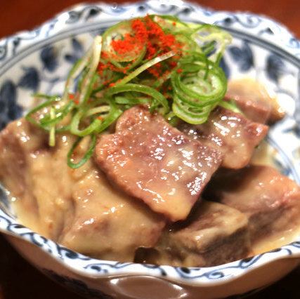 不只烤肉，還有單點菜色、結束菜色、甜點等，種類豐富。