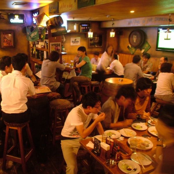 [Maximum 80 people] 2 minutes walk from the station! When walking in the city at night, the appearance with a particularly strong presence, the symbol of "The Liffey Tavern".It has a charm not found in other stores.An extraordinary space with attention to detail based on an antique atmosphere.We will welcome you with heartfelt hospitality so that you can enjoy food and drinks in an exotic space.