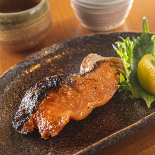 【ふっくら仕上げた焼き魚】香ばしさとふっくら食感が自慢◆焼き魚720円(税込)～