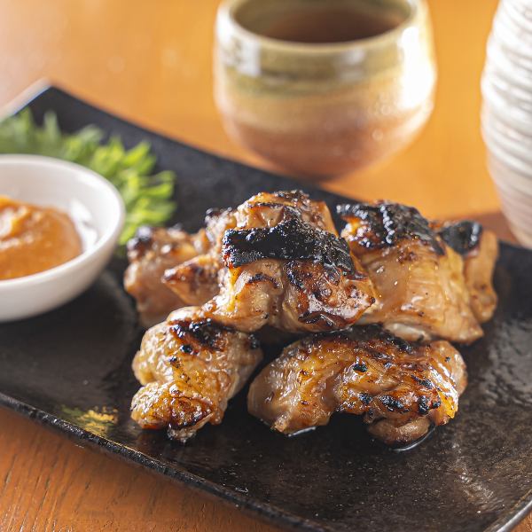 【塩・タレから選べる】外は香ばしく中はジューシーで旨味凝縮◆鶏もも焼き1,980円(税込)