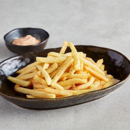 Dipping sauce French fries (Mentaiko mayonnaise, gochujang mayonnaise, chili mayonnaise)