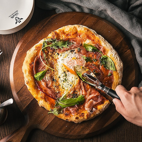 もちもち生地のピザや美味しいフードメニューを多数ご用意