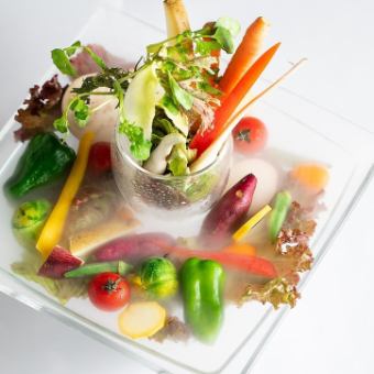 奢華的 Bagna cauda 搭配大量陽光普照的蔬菜
