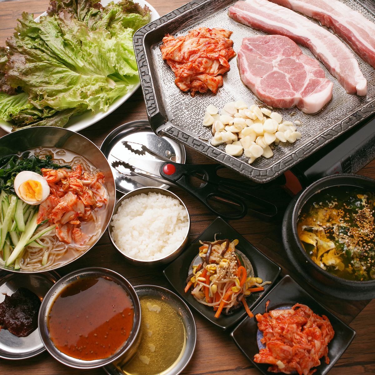 美味的韓國料理無限暢飲♪也提供無限暢飲選項。