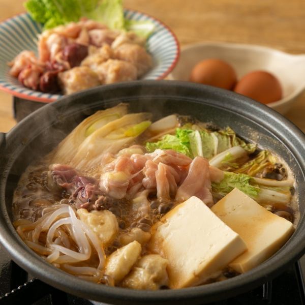ふんわり鶏肉×とろ～り卵の相性は抜群！鳥の旨みがしみ込んだ鳥たん特製鳥すきやきをどうぞ！