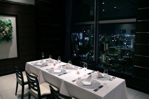 接待などのビジネスやご家族でのお食事も。雰囲気の良い店内でのお食事はとても美味しく召し上がれます。旬の食材を利用したコース料理もございます。