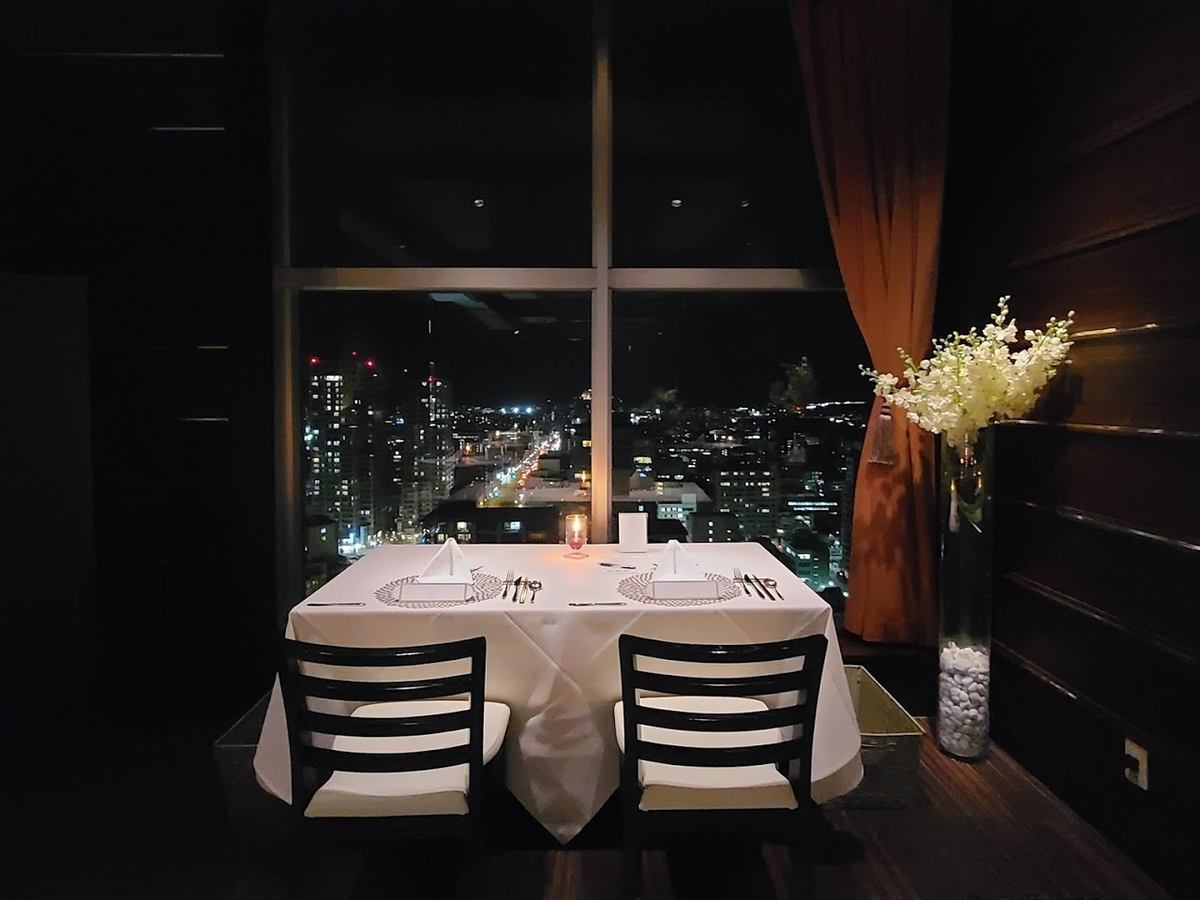 瀬戸内海の四季折々の旬を、美しい夜景とともにお楽しみください