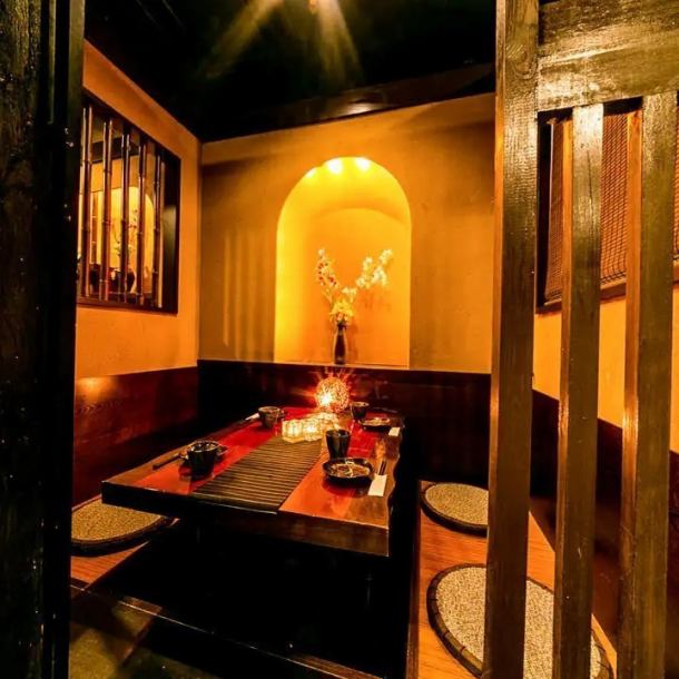 [There is a private room for 2 people. We have prepared ♪ Have a wonderful party in a private room for adults with gentle indirect lighting... ♪