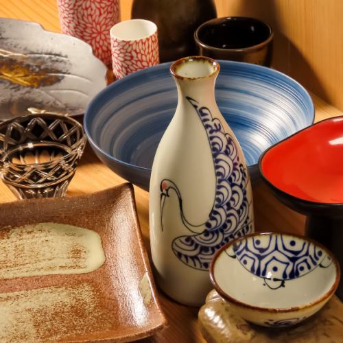 [用于享用食物和酒的酒器和餐具]