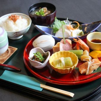 【初来店の方には一番オススメ♪】華月御膳　1980円（税込）