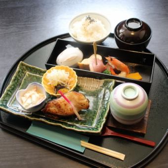 当店人気No.1　　【夜の御膳セット】銀だらの西京焼き御膳　1950円（税込）