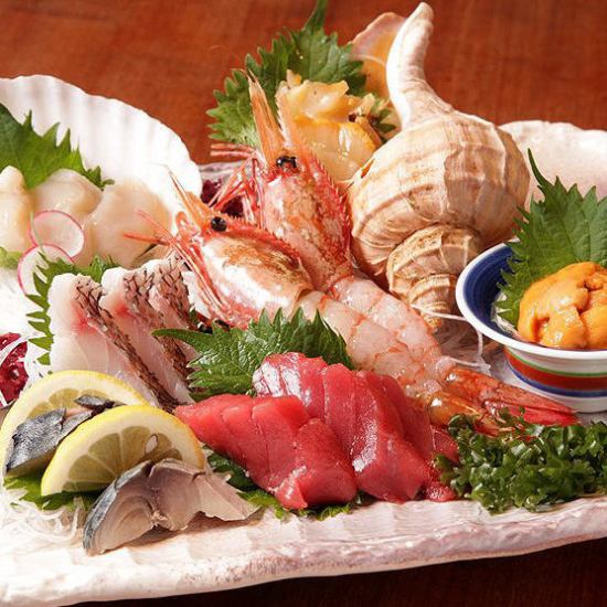 We travel all over Hokkaido in search of the best flavors to offer you the finest seafood!