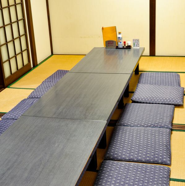 お座敷は最大20名様迄ご案内可能です。ご宴会はもちろん、お子様専用の椅子もご用意しておりますので、ご家族でのご利用にも最適です。ご友人との会食や会社のご宴席など、用途に合わせてご活用ください。コース料理、飲み放題のご用意もございます。お気軽にお問い合わせくださいませ。