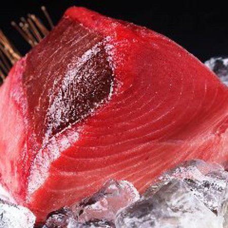 Very popular !! Raw bluefin tuna sashimi