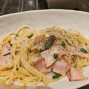 ベーコンのクリームパスタ