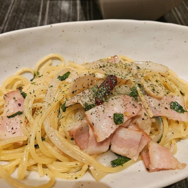 【生食感】大葉のペペロンチーノ、海老と季節野菜のトマトパスタ、ベーコンのクリームパスタ 900円(税込)～