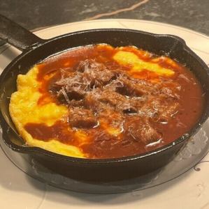 トリュフとポルチーニのオープンオムレツ　グラナパダーノ