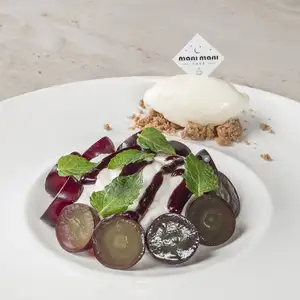 用先鋒葡萄製成的奶油提拉米蘇