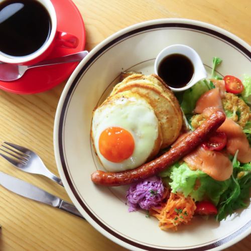 パンケーキ&サーモンサラダ