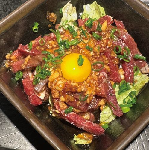 馬肉ユッケ