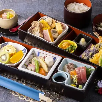 【ランチ】二段弁当「十和田」（とわだ）￥3,000(税込)