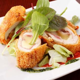 ●Prosciutto ham and cheese chicken roll cutlet
