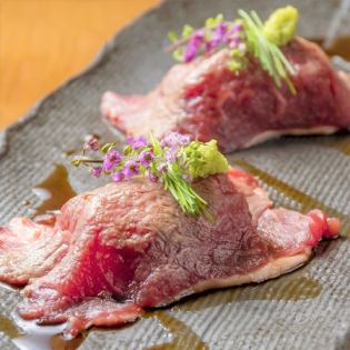 ●흑모 일본소의 고기 스시
