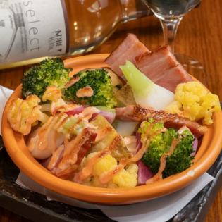 ●厚切りベーコンと旬菜の明太マヨ焼き