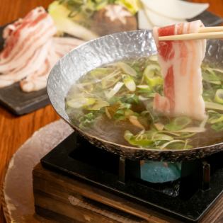 ●山形豚とおもちのねぎ小鍋