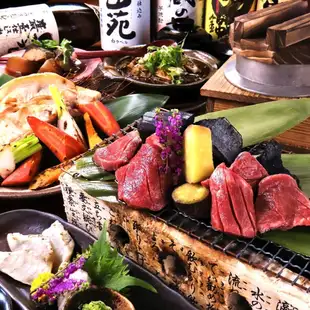 August & September [All-you-can-drink included] Thick-cut beef tongue lava stone grill (can be changed to Kobe beef lava stone grill for +300 yen) / Seasonal ingredients ★ Luxury course 5200 yen