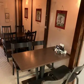 ≪Table Seating≫ We have plenty of tables that can seat 4 people!