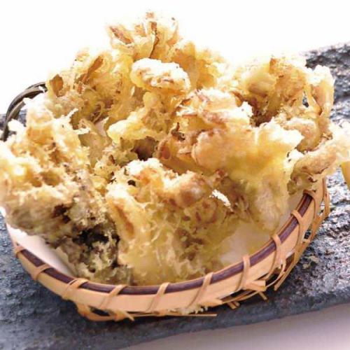Maitake mushrooms / Chikuwa deep-fried with isobe each