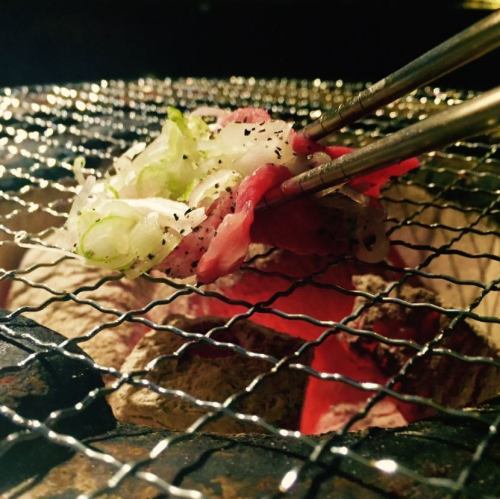 [Charcoal-grilled meat] Yakiniku that tastes rare parts at a reasonable price