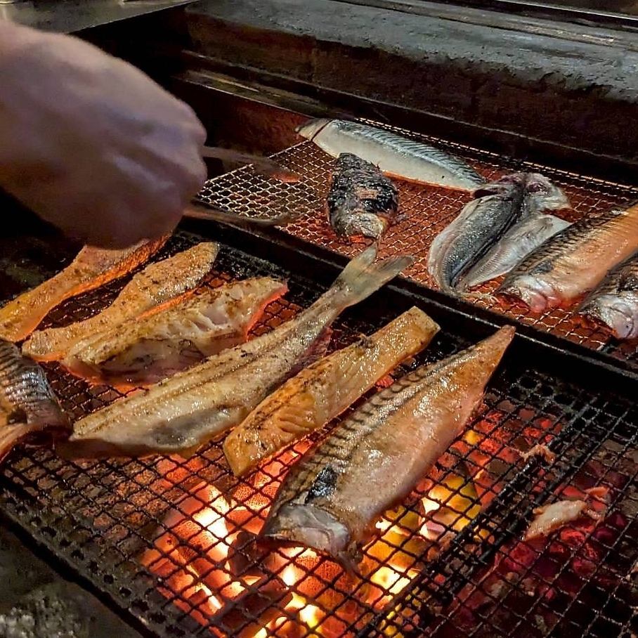 職人が魅せる、極上の炙り…素材の旨さをそのまま味わえる贅沢な和のお店。